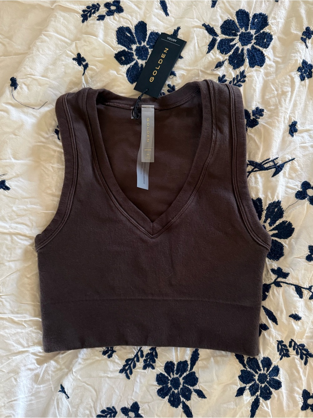 Aritzia golden active set - Picture 7 of 11